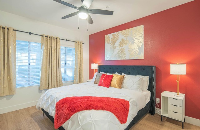Chill & Hustle Pool Access Work Space Private Laundry
