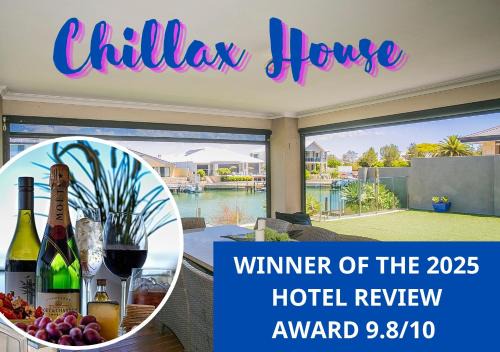 CHILLAX HOUSE - Luxury, Canals, Jetty, Family Friendly - Sleeps 14 in Style!