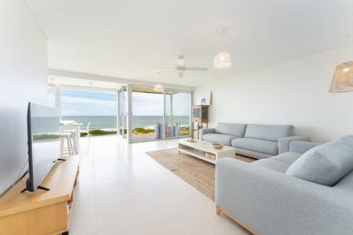 Chiton On The Rocks- Breathtaking Views- Free WIFI