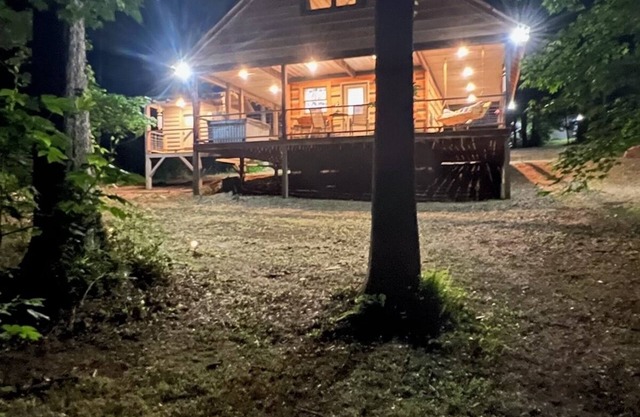 Christmas in Dixie it’s snowing in the Pines on Lookout Mtn! hot tub,fire-pit;