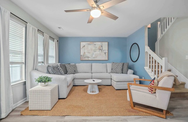 Chucktown Charm- 8 mins to Credit One