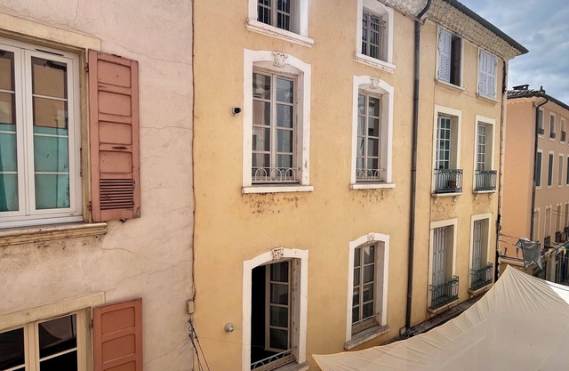 City center apartment close to swimming, in the heart of local life