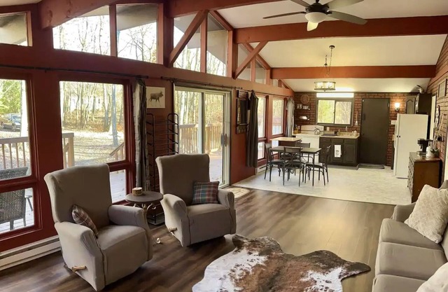 City Escape: Cozy 2 bedroom Chalet in Jim Thorpe