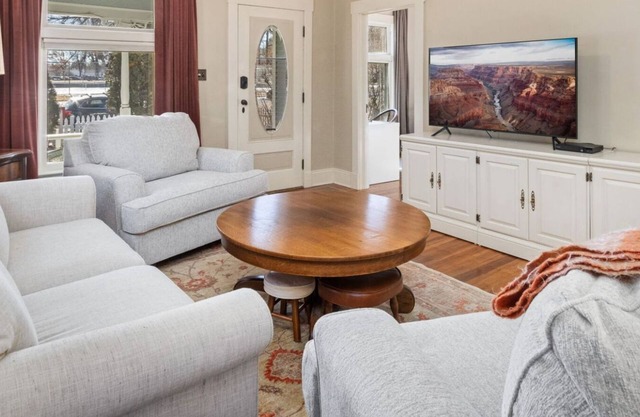 City Park Charm - Vintage Home w/Modern Comforts