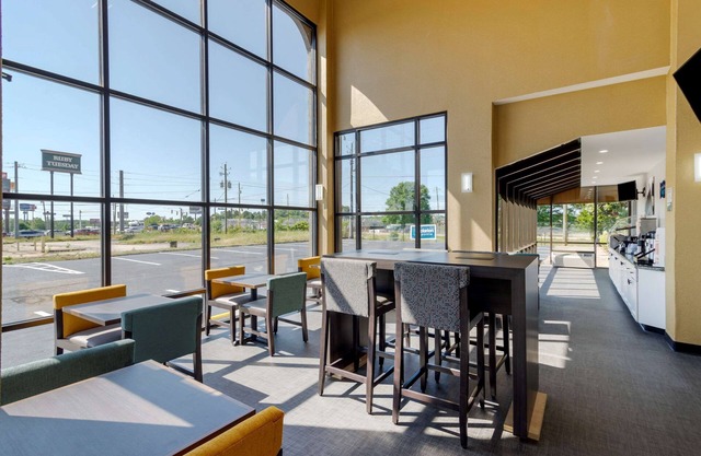 Clarion Pointe McDonough