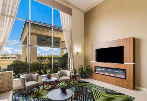 Clarion Pointe New Bern