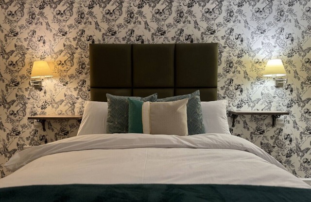 Class Stays - Room 2