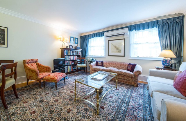 Classic 2 bed apartment in magnificent Mayfair