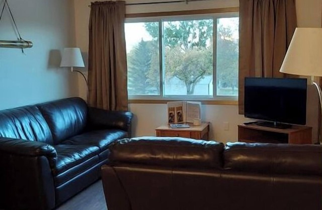Classic 2 Bedroom Condo 1 Bathroom