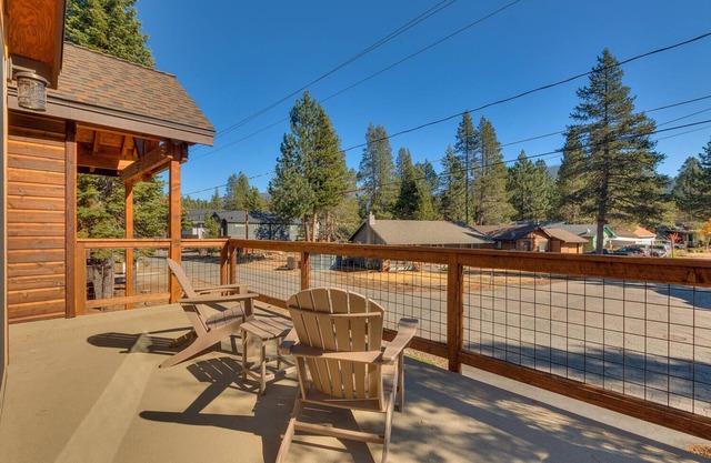 Classic Arcade, Foosball, Telescope, Built in 2020, Spa + 10mins to Lake – Paradise Point