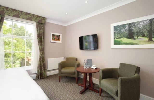 Classic Double Room Near Trent Country Park LON