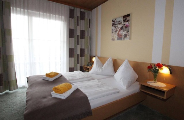 Classic double room, shower, WC - Pension Raabtal
