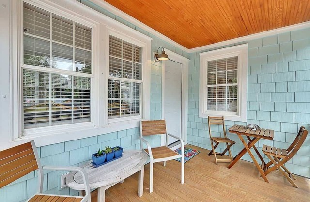 Classic Folly Cottage