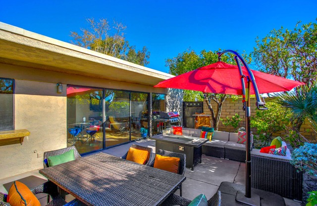 Classic Palm Springs condo,private patio,mountain view,3 pools,tennis,pickleball