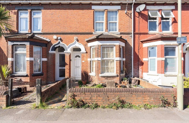 Classy Home near Southampton Airport -Free parking