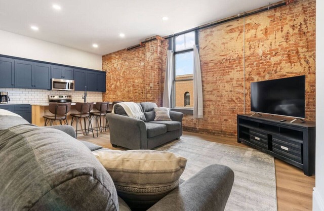 Clay St. Suite - American Hall