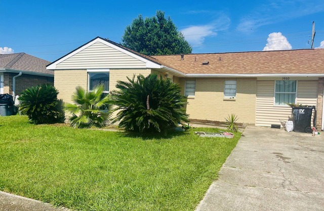 Clean 2BR House w/Arcade machine close to Airport!