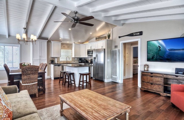 Clean & Close to Beach & Village with A/C-Loft & Garage