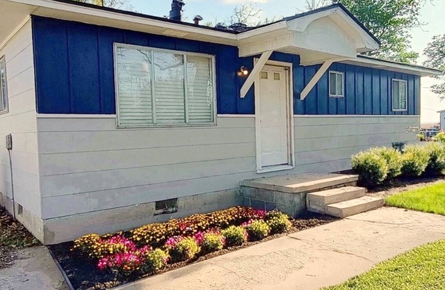 Clean & Cozy 3-bedroom house in great neighborhood of Blytheville with AC, WiFi