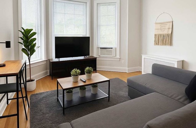 Clean & Equipped 2BR Apartment