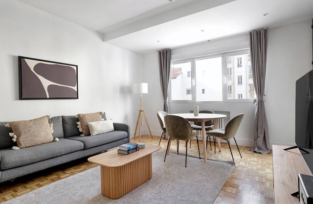 Clean Recoletos 2BR w/Doorman, walk to El Retiro Park, by Blueground