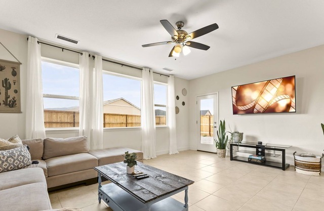 Clean & Spacious 3-BR Home w/ King Bed & Fast WiFi