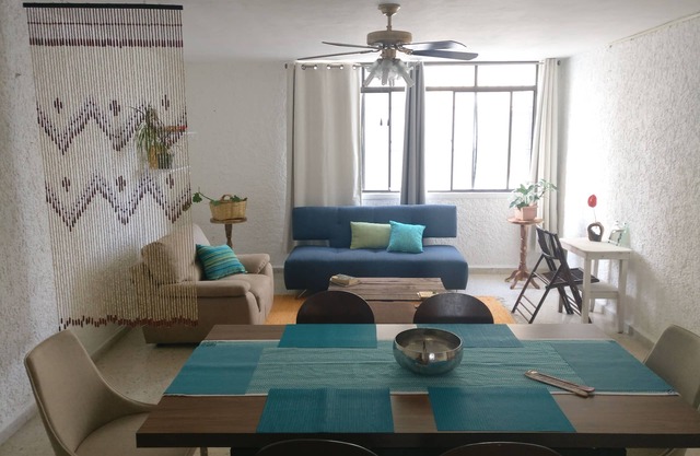 Clean spacious apartment w/pool. Central Cancun 5 mins from beach