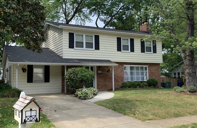 Clean, Spacious Family House
