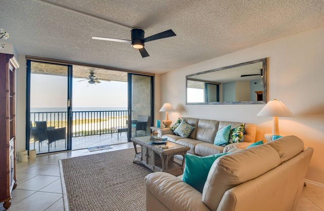 Clearwater Beachfront Condo w/Heated Pool Access!