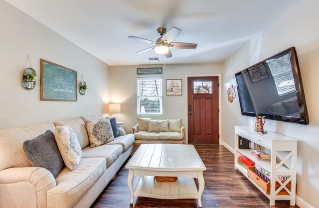 Clemson House 1 mile from University & Stadium!