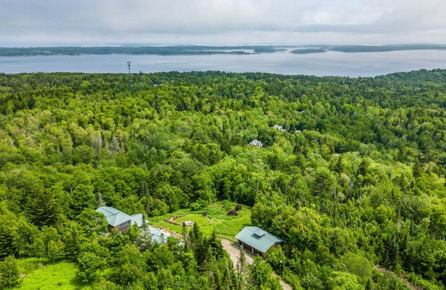 Cliff House - Ocean Views! Architectural designed, 4 Bedroom, 4 bath home!