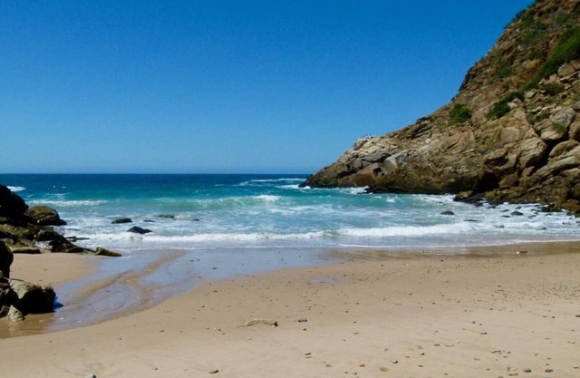 Cliff Top House No.8 (Sleeps 4, 2 Bedrooms)