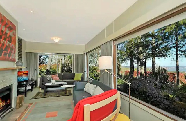 Cliffview Cottage with Views