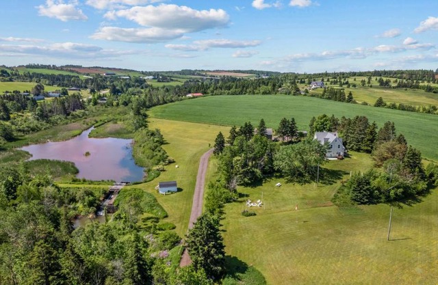 Clinton Pond Bed and Breakfast