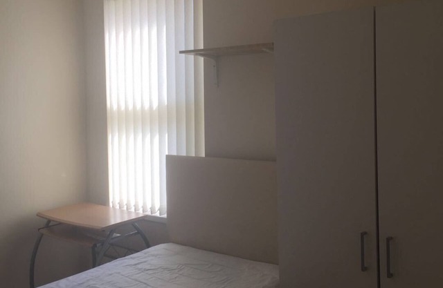 Close to 3 botanic gardens and seaside, 8 min to city centre by car