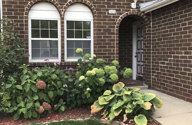 Close to airport and downtown Milwaukee!