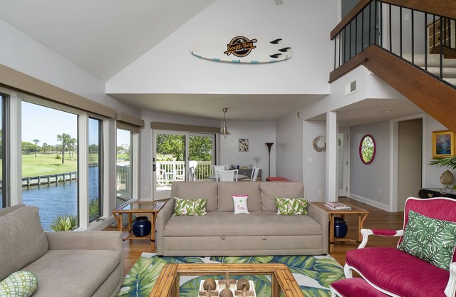 Close to Beach! Professionally Decorated! Pet Friendly! Amenity Cards!