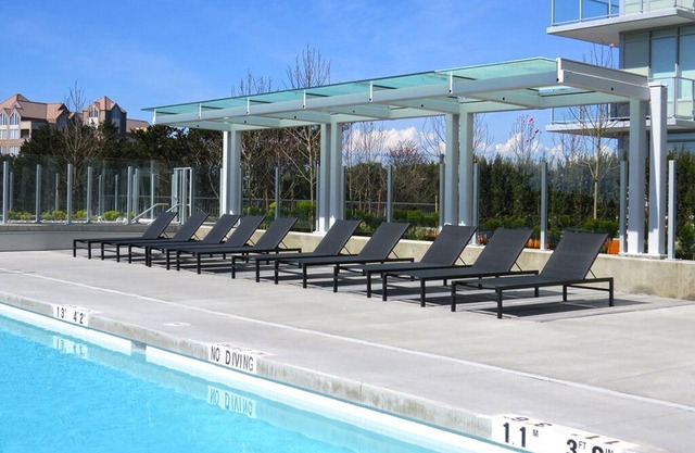 Close to Ocean/Near Downtown/Wifi/Secure Parking/Outdoor Pool/Gym