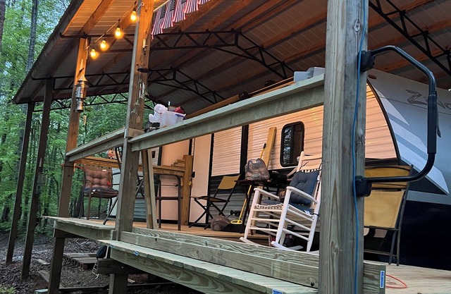 Close to Talladega, Cheha Mountain State Park, Lake Wedowee, and fishing.