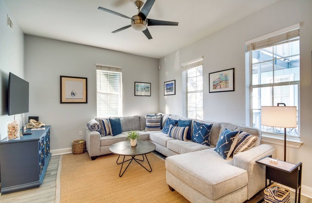 'Cloud 9 on the Gulf', 1 Mi to Beach: Pet Friendly