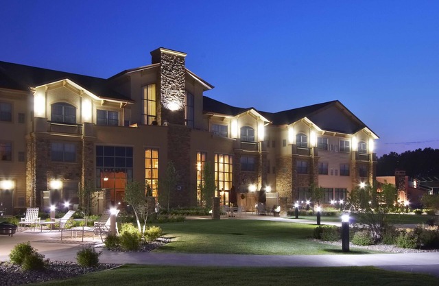 ClubHouse Hotel & Suites - Fargo