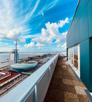 COAST HOUSE Sky Suite