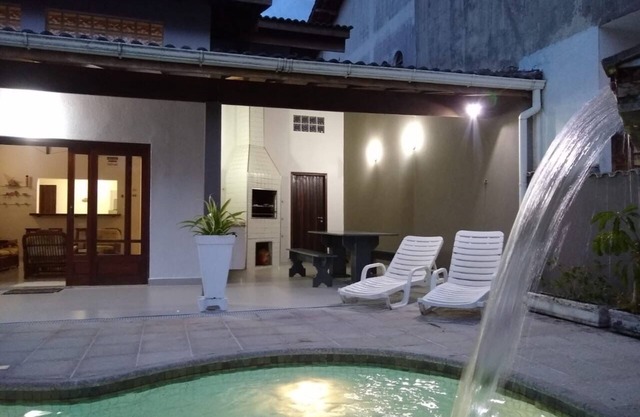 COAST OF SUN- 70 METERS BEACH, 4 SUITES (WITH AIR CONDITIONING), POOL, CABLE TV.