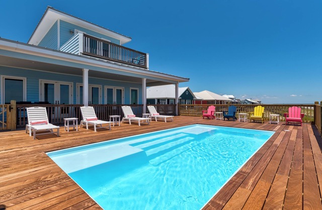 Coastal Charm | Open for Thanksgiving!