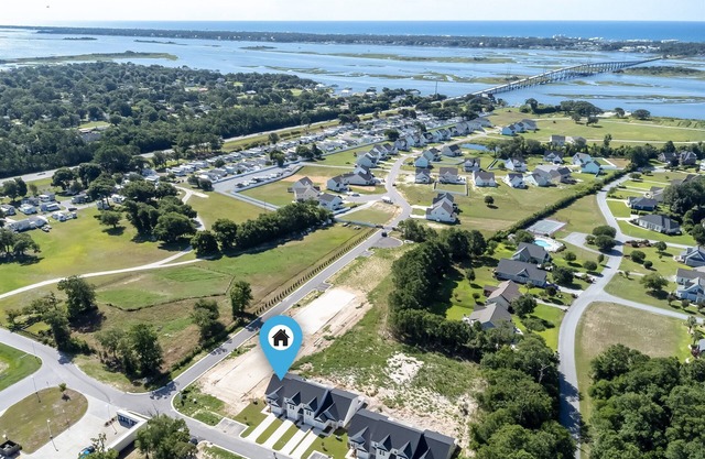 Coastal Comfort Near Emerald Isle – 3BR Townhome, Minutes from the Beach