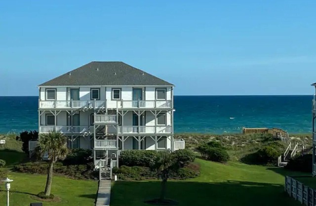 Coastal Condo w/Ocean & Sound Views & Balcony