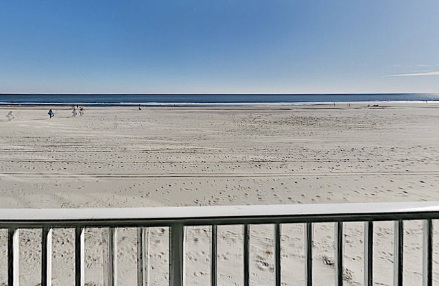 Coastal Escape | Oceanfront Views | Pools + Wifi | SBC 123