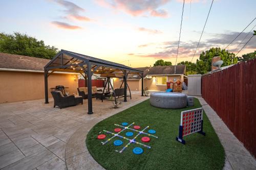 Coastal Home Near UCSB & Airport, Hot Tub, King Beds, Fast Wifi, Sleeps 6