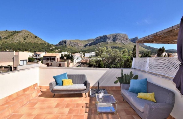 Coastal Village House, 3-Bed, 2 En-Suite, Sea and Mountain Views, Roof Terrace