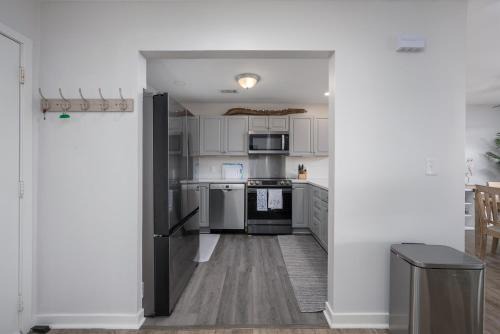 Coastal Villa Retreat on Harbor Island - 2BR-2BA - Sleeps 6